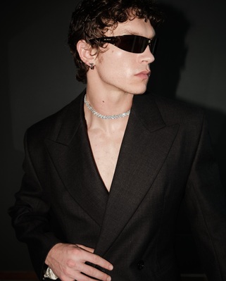 PHOTOGRAPHER: NIKKI MARIE
Keywords: connor;storrie;publications;photoshoots;2026;tiffany;&;co;the;actors;awards