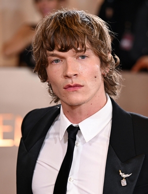 Keywords: connor;storrie;public;appearnces;2026;golden;globes;red;carpet