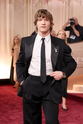 Keywords: connor;storrie;public;appearnces;2026;golden;globes;red;carpet
