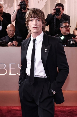 Keywords: connor;storrie;public;appearnces;2026;golden;globes;red;carpet