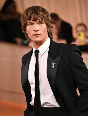 Keywords: connor;storrie;public;appearnces;2026;golden;globes;red;carpet