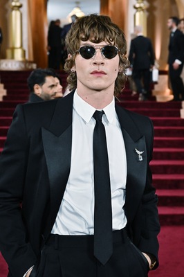 Keywords: connor;storrie;public;appearnces;2026;golden;globes;red;carpet