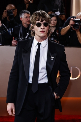 Keywords: connor;storrie;public;appearnces;2026;golden;globes;red;carpet