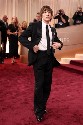 Keywords: connor;storrie;public;appearnces;2026;golden;globes;red;carpet