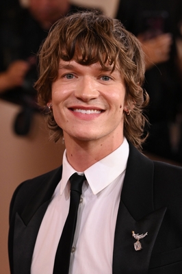 Keywords: connor;storrie;public;appearnces;2026;golden;globes;red;carpet