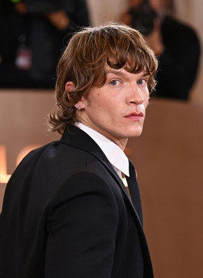 Keywords: connor;storrie;public;appearnces;2026;golden;globes;red;carpet