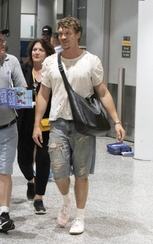 Keywords: connor;storrie;candids;toronto;july;pearson;international;airport