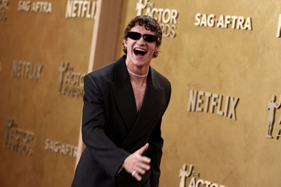 Click to view full size image
==============
Keywords: connor;storrie;public;appearances;events;2026;sag;aftra;awards;shrine;auditorium;los;angeles;la;california Keywords: connor;storrie;public;appearances;events;2026;sag;aftra;awards;shrine;auditorium;los;angeles;la;california