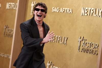 Click to view full size image
==============
Keywords: connor;storrie;public;appearances;events;2026;sag;aftra;awards;shrine;auditorium;los;angeles;la;california Keywords: connor;storrie;public;appearances;events;2026;sag;aftra;awards;shrine;auditorium;los;angeles;la;california