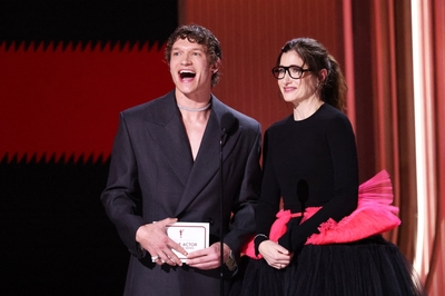 Keywords: connor;storrie;public;appearances;events;2026;sag;aftra;awards;shrine;auditorium;los;angeles;la;california;katheryn;Hahn;present;expo;hall