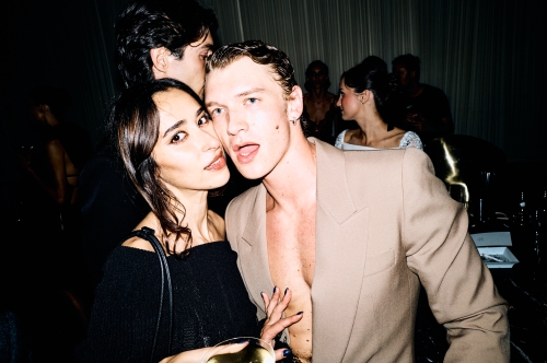 EXCLUSIVE •UHQ•
