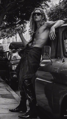 PHOTOGRAPHER: FIDEL GONZALEZ
Keywords: connor;storrie;publications;photoshoots;magazine;2023;people;are;strange;xiox