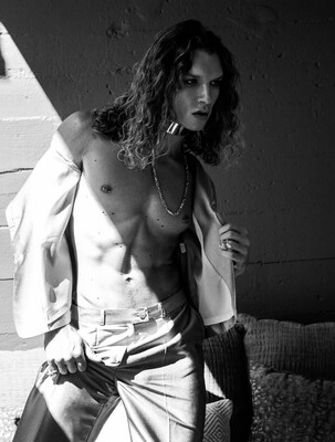 PHOTOGRAPHER: FIDEL GONZALEZ
Keywords: connor;storrie;publications;photoshoots;magazine;2023;people;are;strange;xiox